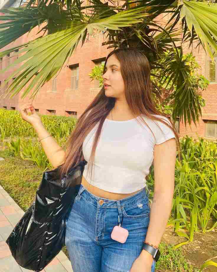 cock queen Zoya provides provides independent Bangalore escorts service