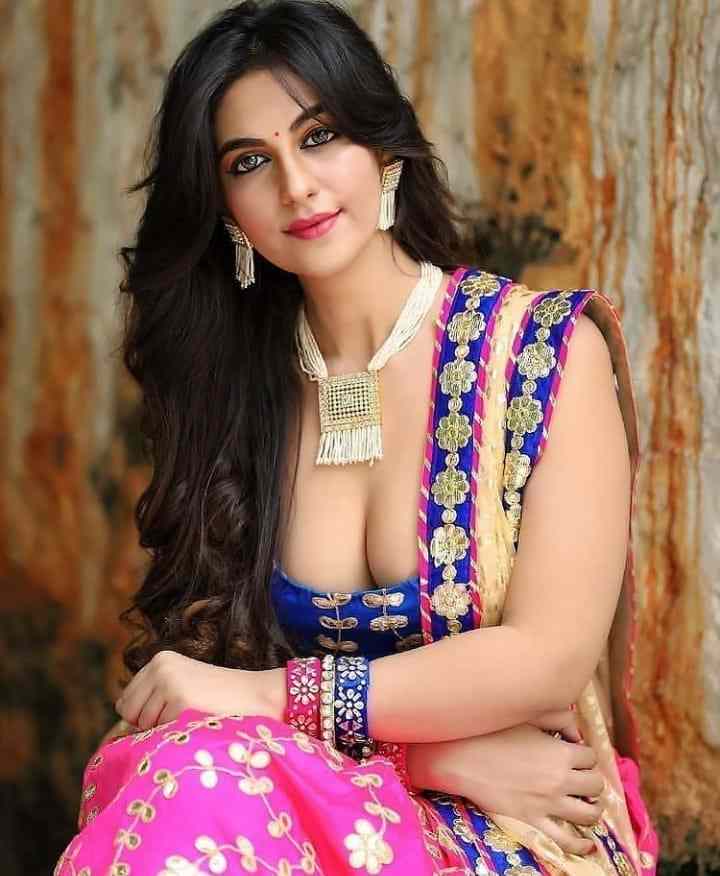 Deepa - Mallu housewife escort girl in Bangalore