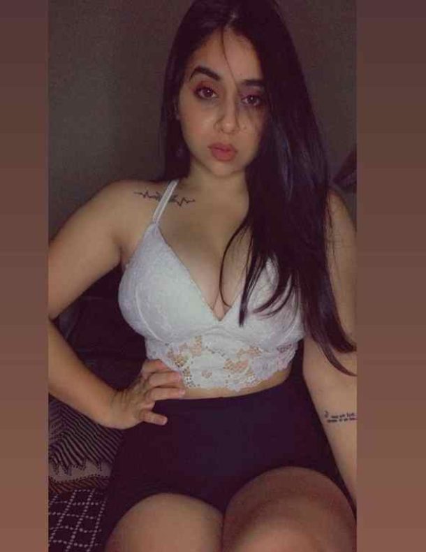 Soniya is one of the famous call girls near lemon tree hotel bangalore